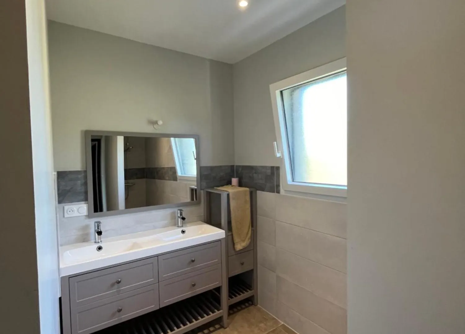 Gites De Landuziere, 6 Couchages Saint-Genet-Lerpt France